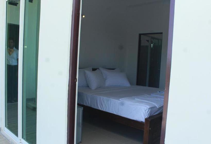 Katunayaka Kings Gate Airport Transit Hotel מראה חיצוני תמונה