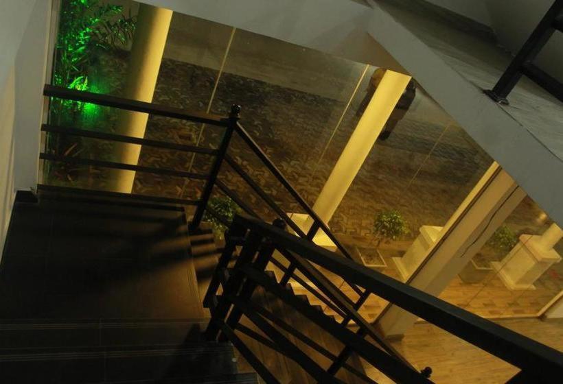 Katunayaka Kings Gate Airport Transit Hotel מראה חיצוני תמונה