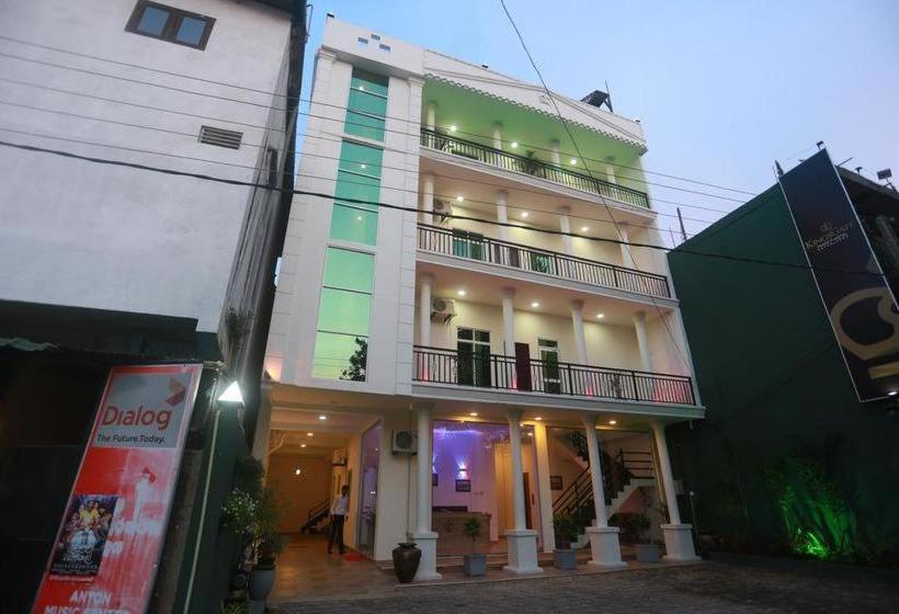 Katunayaka Kings Gate Airport Transit Hotel מראה חיצוני תמונה