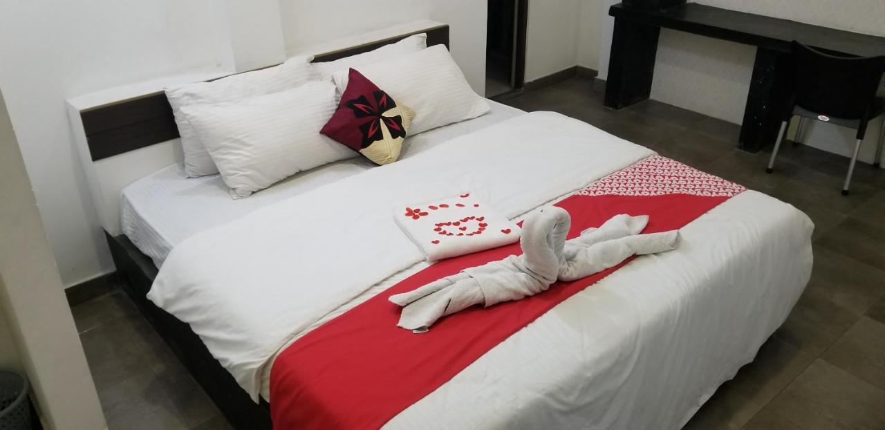 Katunayaka Kings Gate Airport Transit Hotel מראה חיצוני תמונה