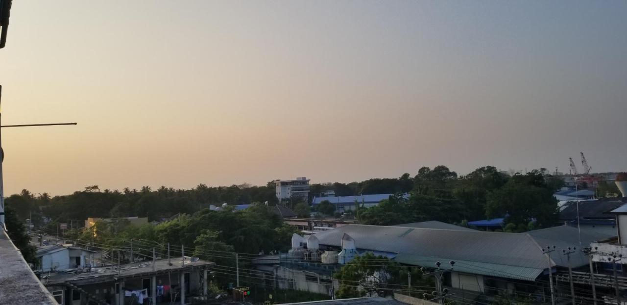 Katunayaka Kings Gate Airport Transit Hotel מראה חיצוני תמונה