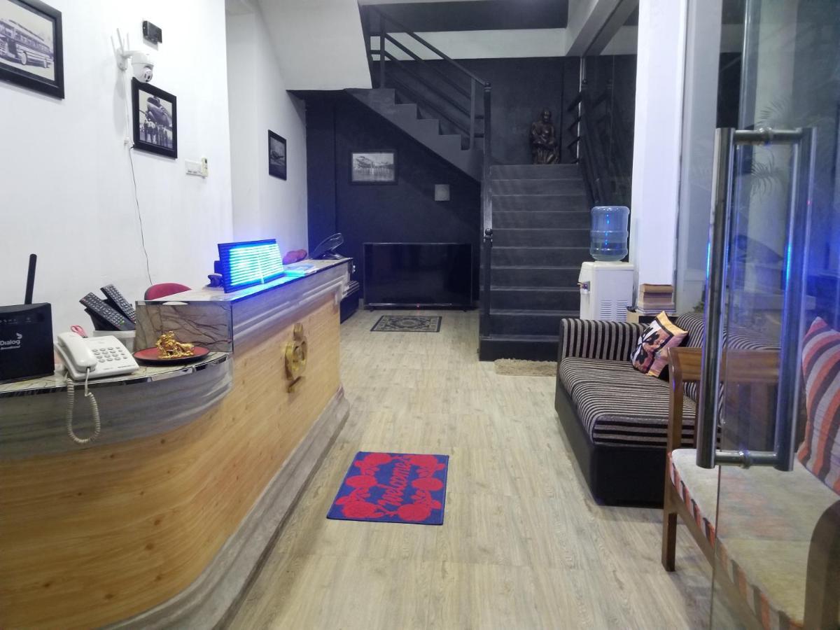 Katunayaka Kings Gate Airport Transit Hotel מראה חיצוני תמונה